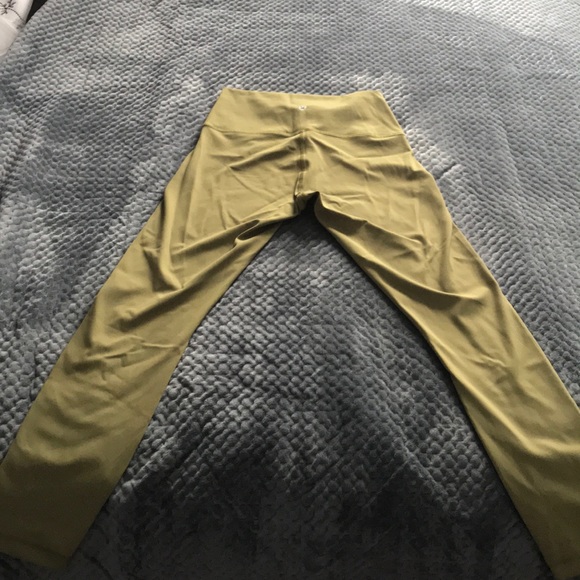 Lulu lemon leggings - Picture 2 of 3